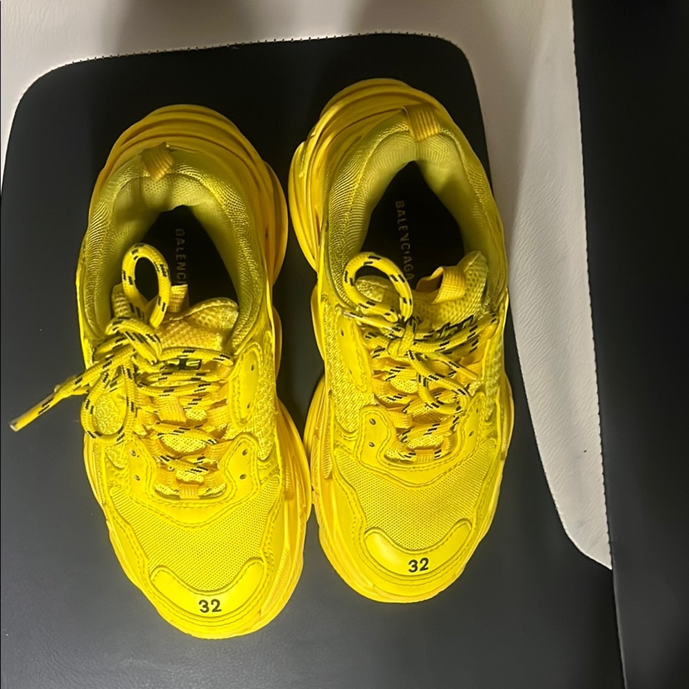 Balenciaga Kids Yellow Sneakers Size 32 US 1 - Picture 13 of 17